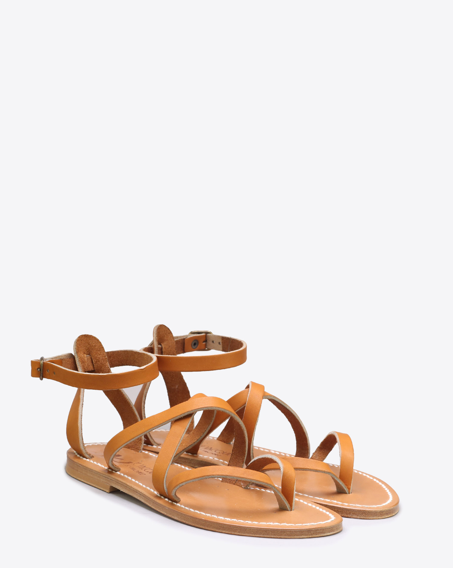 Sandales plates Caravelle en cuir naturel K.Jacques. Face.