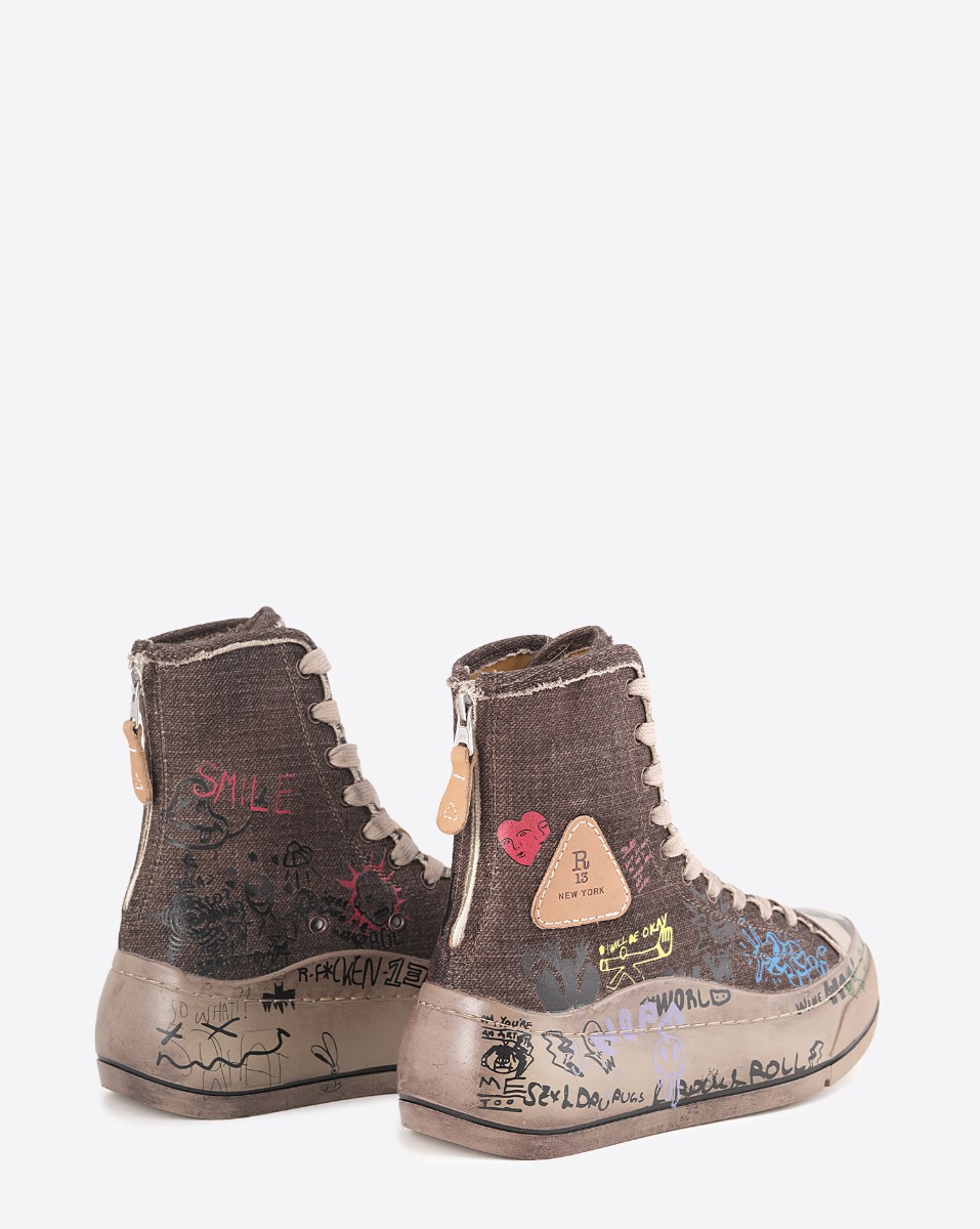Sneakers compensées Kurt R13 en toile de laine marron taguée. Vue de dos.