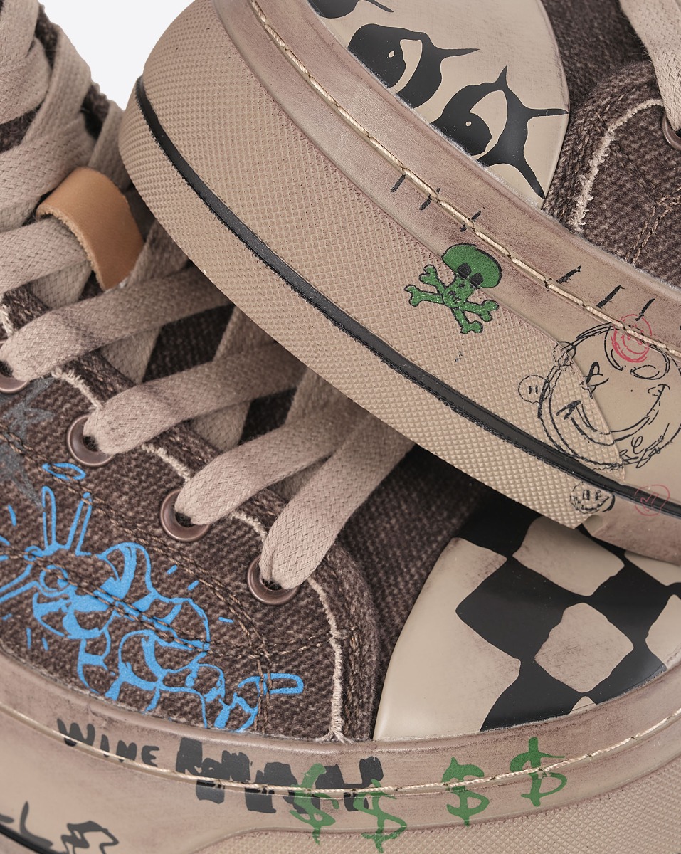 Sneakers compensées Kurt R13 en toile de laine marron taguée. Détail des matières.