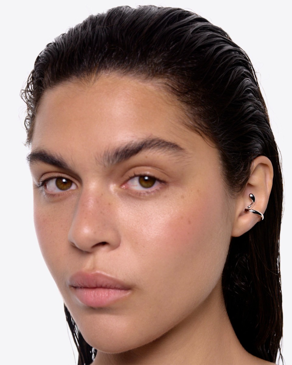 Maria Black Ear Cuff Coil Whirl Droite – Argent