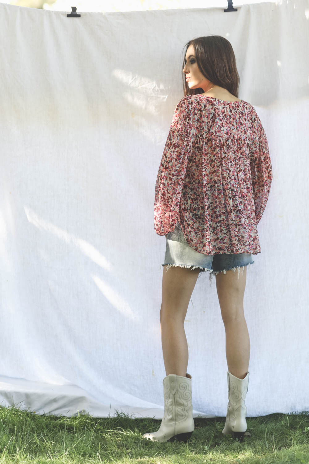 Blouse en viscose imprimée fleurs rose Daytonea Isabel Marant Etoile. Porté dos.