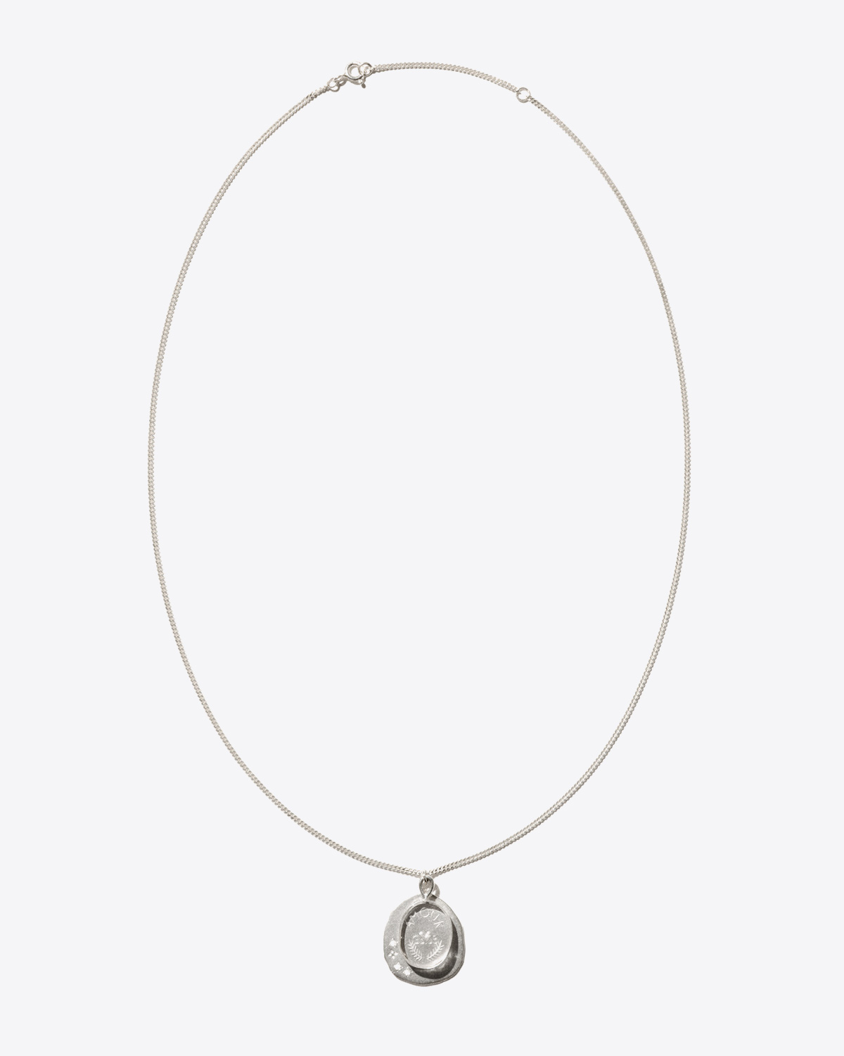 Collier en argent Pascale Monvoisin avec deux médailles, l'une sertie de diamants et l'autre en cristal de roche gravé 'AMOUR' - L'Amour pendentif. 