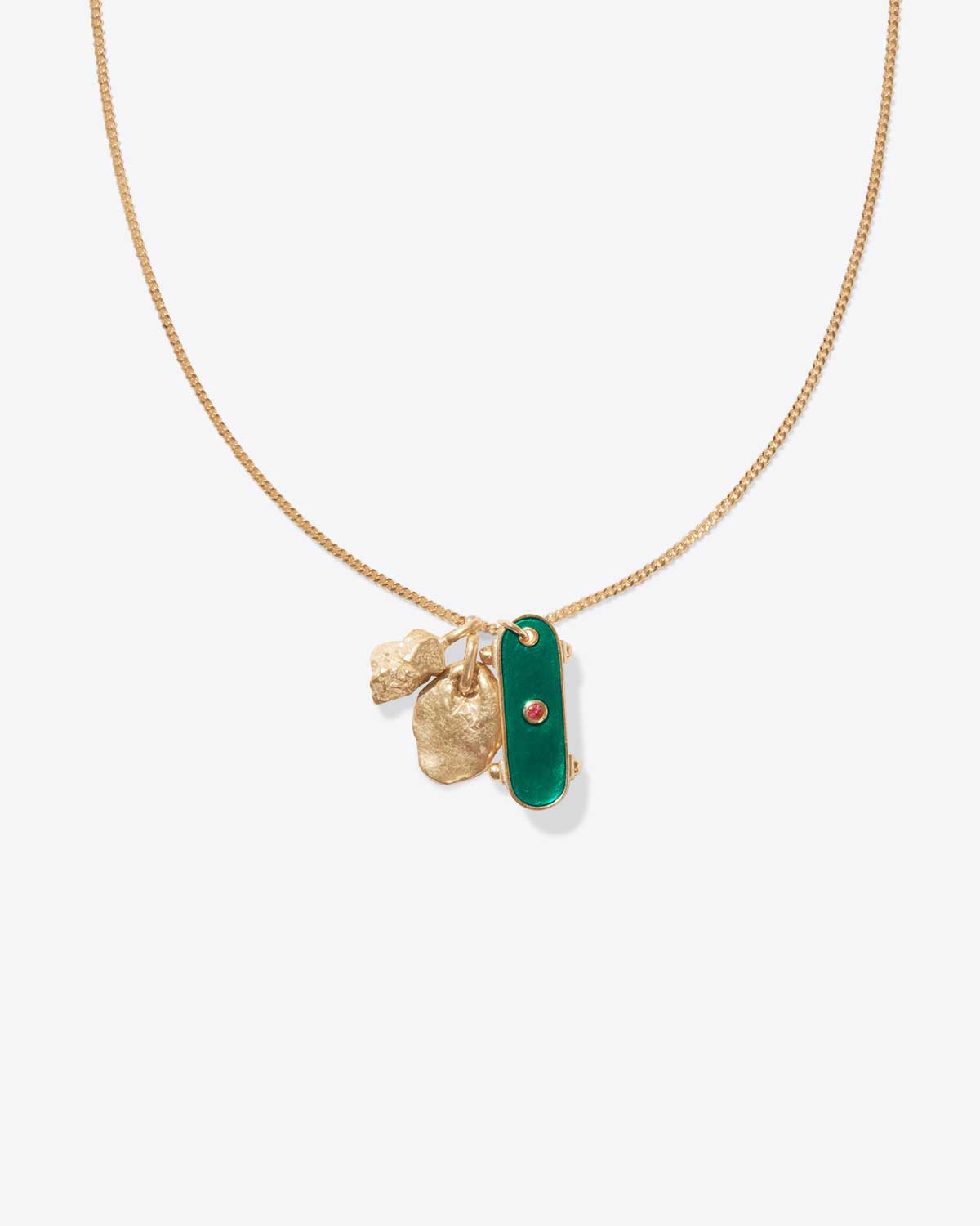 Pendentif Fred Pascale Monvoisin. Sur une chaine en accumulation avec d'autres médailles Pascale Monvoisin. 