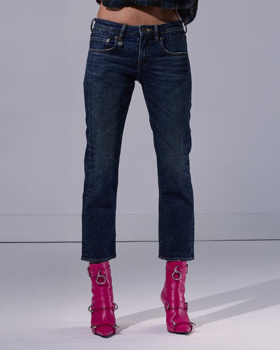 Jean Boy Straight R13 en denim Hoyt Blue Stretch, porté de face.