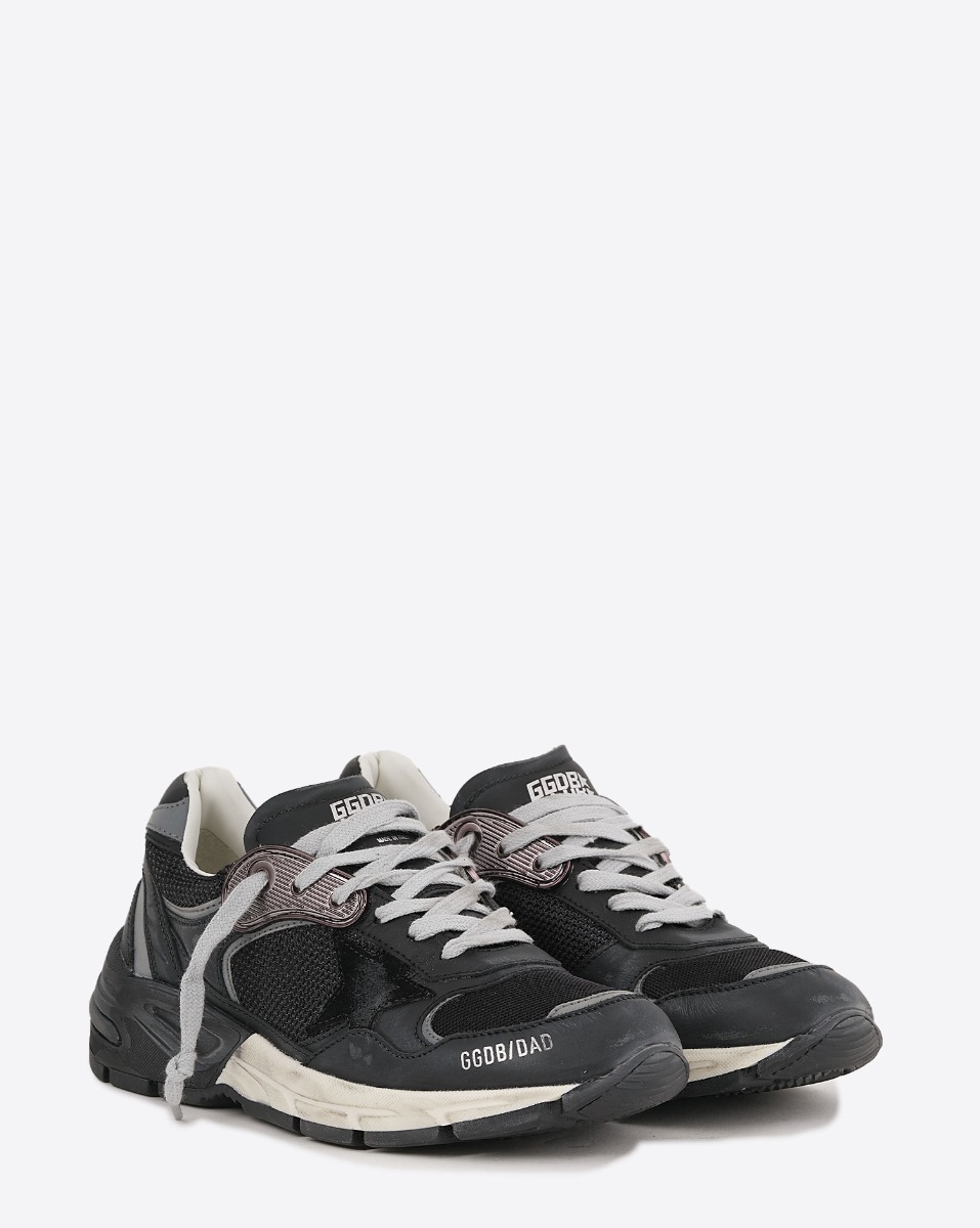 Sneakers Running Dad Golden Goose femme en résille et Nappa noir oeillet bronze. Face.