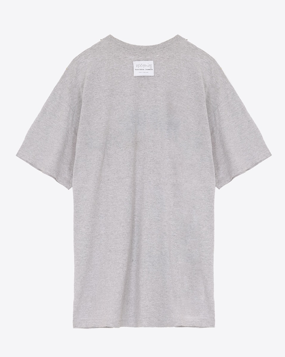 T-shirt Upcycling Nike Football Yekaterina Ivankova en jersey gris chiné. Vue de dos.